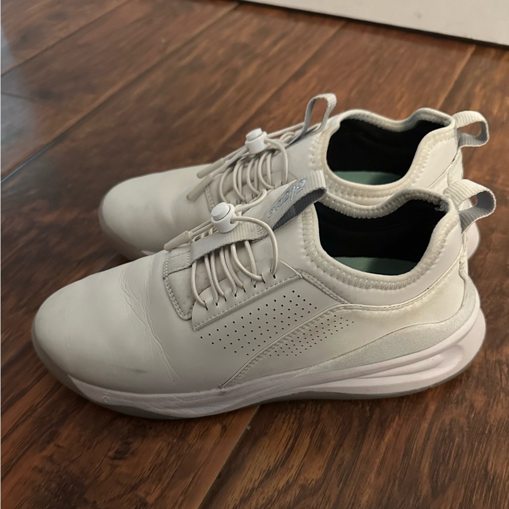Clove Nursing Shoes